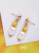 SUNSHINE DELIGHTS - GOLDEN EMBELLISHED EARRINGS