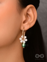 ENCHANTING FLOWERS - GOLDEN HOOP EARRINGS