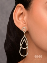 DROP IT LIKE IT'S HOT - STATEMENT GOLDEN EARRINGS