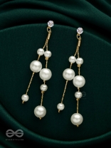 DREAMY DRIZZLING PEARLS - GOLDEN EMBELLISHED EARRINGS 