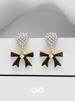 BOW TO THE NIGHT - GOLDEN AND BLACK EMBELLISHED EARRINGS