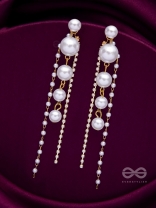 THE DEWDROPPED ELEGANCE - GOLDEN PEARL EAR JACKETS