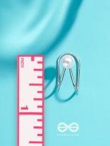 A PEARL PLEASE - SILVER EMBELLISHED EARCUFF