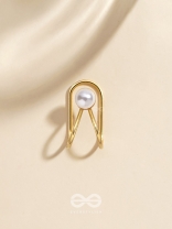 A PEARL PLEASE - GOLDEN EMBELLISHED EARCUFF (one ear)