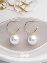 JINGLE BELL RADIANCE - GOLDEN AND WHITE EMBELLISHED PEARL EARRINGS