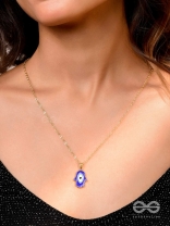 Guardian Palm - Golden Enamelled Pendant With Anti-Tarnish Coating