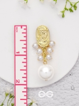 Victorian Pearls - Golden Elegant Earrings