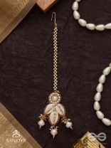 Savishkaar- The First Manifestation- Shells And Beads Hand Embroidered Maangtika