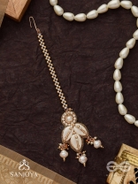 Savishkaar- The First Manifestation- Shells And Beads Hand Embroidered Maangtika