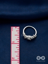 The Snowy Leaves - Embellished Silver Ring (Adjustable)