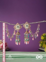 MANJUSUMANA - BEAUTIFUL BLOSSOM - MULTIPLE CHAIN EARRINGS EMBELLISHED WITH BEADWORK, A FLOWER MOTIF AND DANGLERS