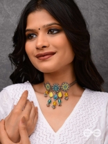 THE SHADES OF EARTH - FLORAL MOTIFS WITH BLUE AND YELLOW STONES