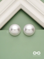 Classic serenade- statement white pearl stud 