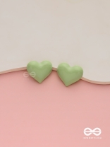 Lush amour - Green heart shaped studs 