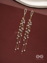 Glass sprinklings - Dangling golden bead earrings 