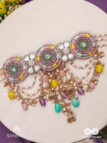 RANGVATI - FULL OF COLORS - EXQUISITE MULTI-HUED CHOKER WITH PEARL AND CRYSTAL EMBELLISHMENTS