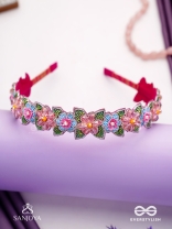 MADHUVRATA - SPRING BLOOM - DELICATE EMBROIDERED HAIR ACCESSORY WITH FLORAL MOTIFS AND BEADS