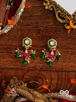 SHASHIRATNA- JEWEL OF THE MOON - HANDMADE KUNDAN SET WITH NECKLACE, EARRINGS AND MAANGTIKA