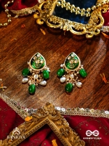 TARALIKA- STAR-LIKE- SPARKLING ENAMELLED KUNDAN EARRINGS WITH PEARLS AND BEADS 