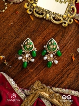 TARALIKA- STAR-LIKE- SPARKLING ENAMELLED KUNDAN EARRINGS WITH PEARLS AND BEADS 