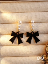 MIDNIGHT BOW - CHIC BLACK BOW WITH PEARL ACCENTS