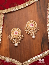 KSHIRANILA - MILKY SKY - ELEGANT KUNDAN PEARL EARRINGS WITH A CENTRAL ROUND POLKI ENAMEL DETAIL