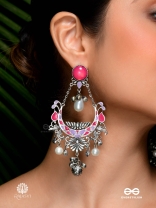 VINTAGE FLAIR – DETAILED OXIDISED EARRINGS