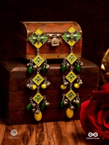 PETAL POP - TRIPLE-TIERED ENAMELLED EARRING