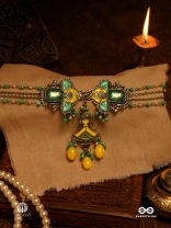 TROPIC TWINES  –  GREEN GEM MULTILAYERED NECKLACE