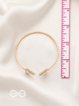 The Gorgeous Charmer- Marble Triangles Bracelet - White