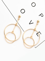 The Interlocked Circles - Elegant Golden Earrings